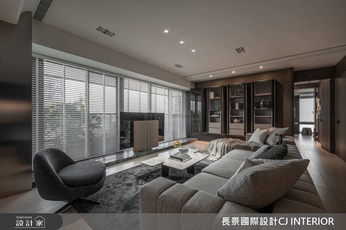 62坪亞灣區豪邸捨棄電視牆成就無敵景觀，簡約色彩佐精品家具描繪「家」...