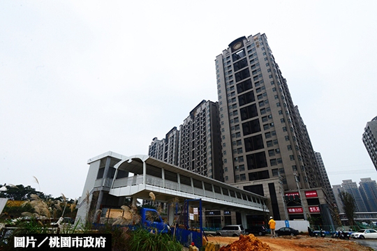 地方中央互槓 林口合宜宅難交屋