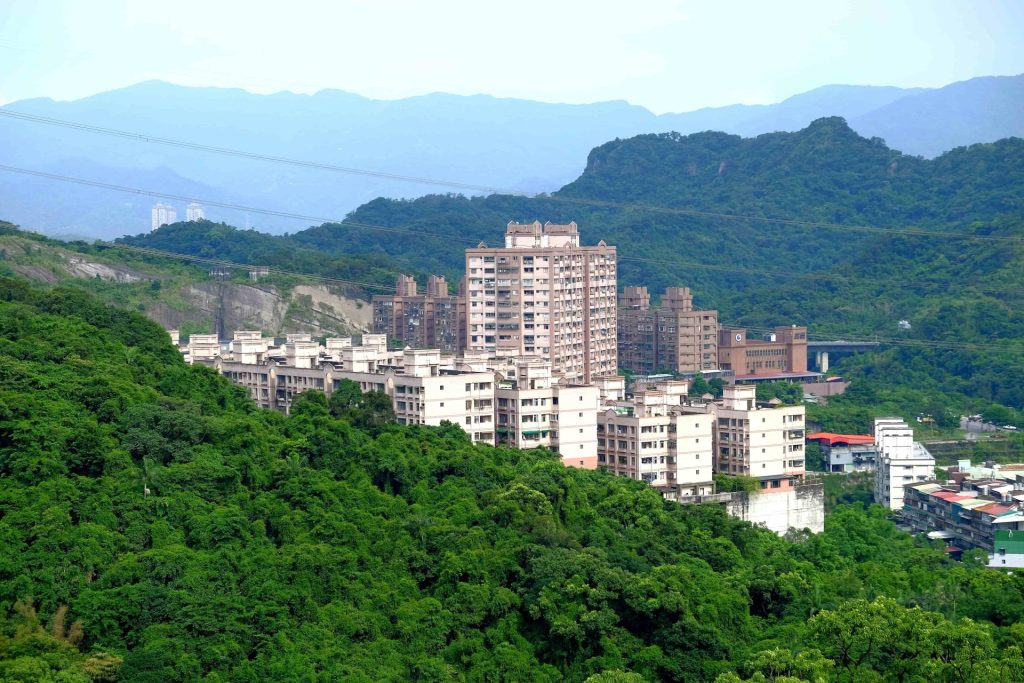 山坡地住宅新屋就安全？工務局揭盲點　擋土牆「凸肚」要小心