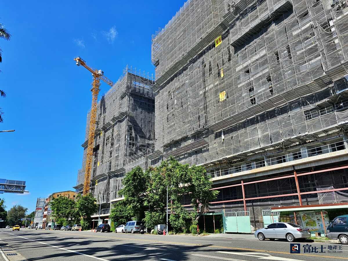 台南市都發局指出，目前推行7處營眷改土地，預計可取得1264戶社宅。（圖／記者蘇茵慧）