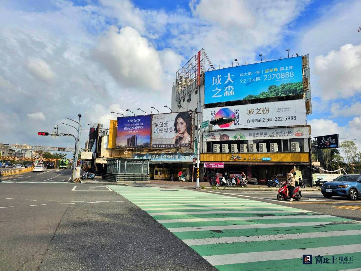 成大之森基地位於火車站後，為成大生活圈，未來享有鐵路地下化區段優勢，今開出第一筆預售實登價，同時也刷新北區房價天花板記錄。（圖／記者蘇茵慧）