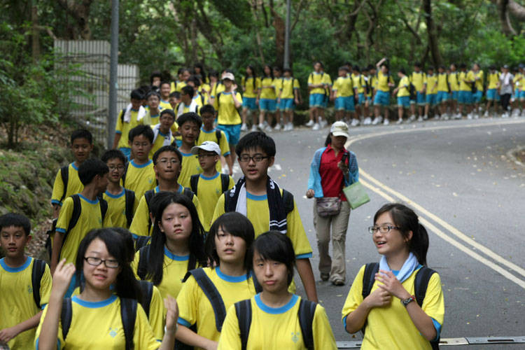 不看好12年國教，家長搶破頭把孩子送私中