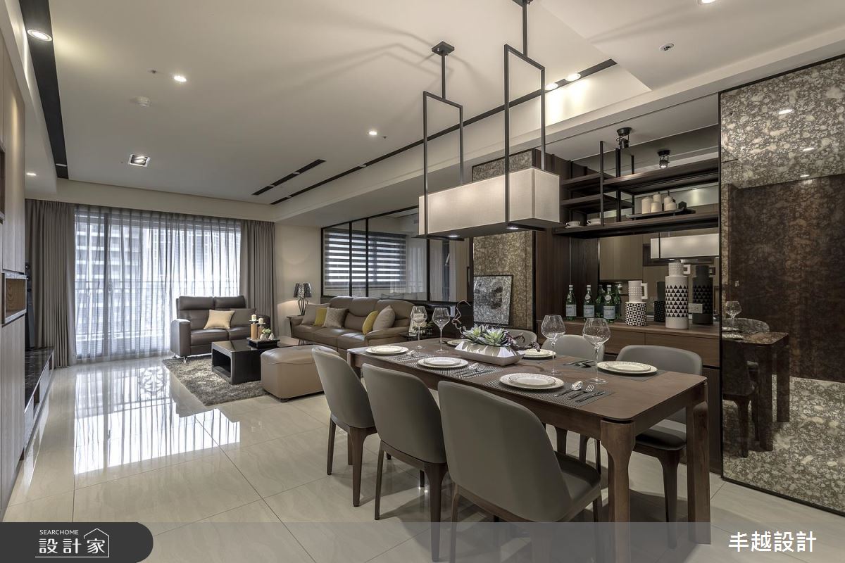 大還要放大！仿古鏡面 X 木質 擴展現代風大宅