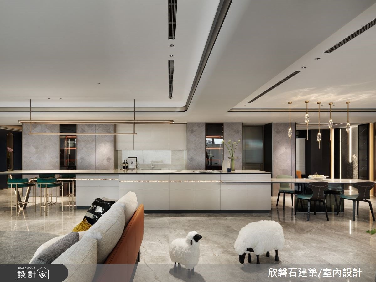夢幻豪宅的完美訂製！時尚大客廳、訂製長吧台，實現屋主姊弟的市區豪宅...