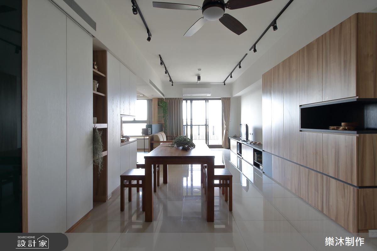 清涼鎮定一夏！原木質感系統櫃來場居家森呼吸