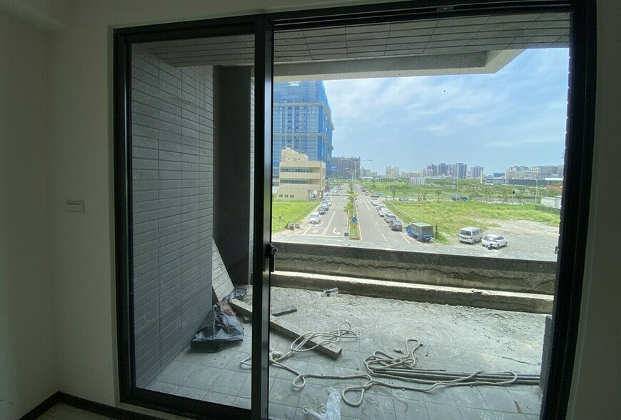 8個月交不了屋！建商逼過戶嗆『沒水電不算瑕疵』...律師：這樣做讓建商...