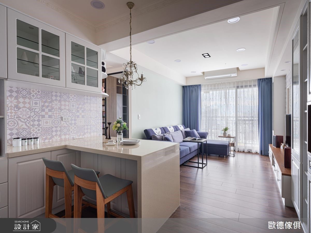 薄荷綠中島、雙面櫃隔間，鄉村風住宅充滿個性化的收納巧思