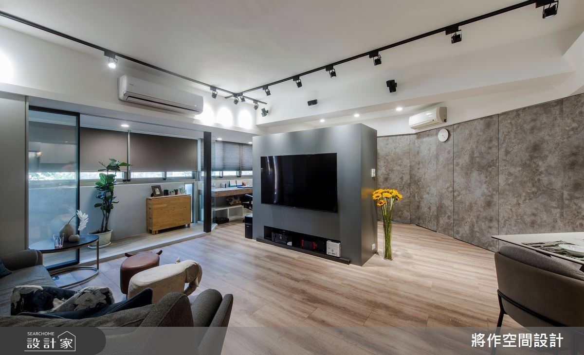 玄關「斜」櫃化解開門見客難題！創意斜角讓混搭風老屋煥然一新