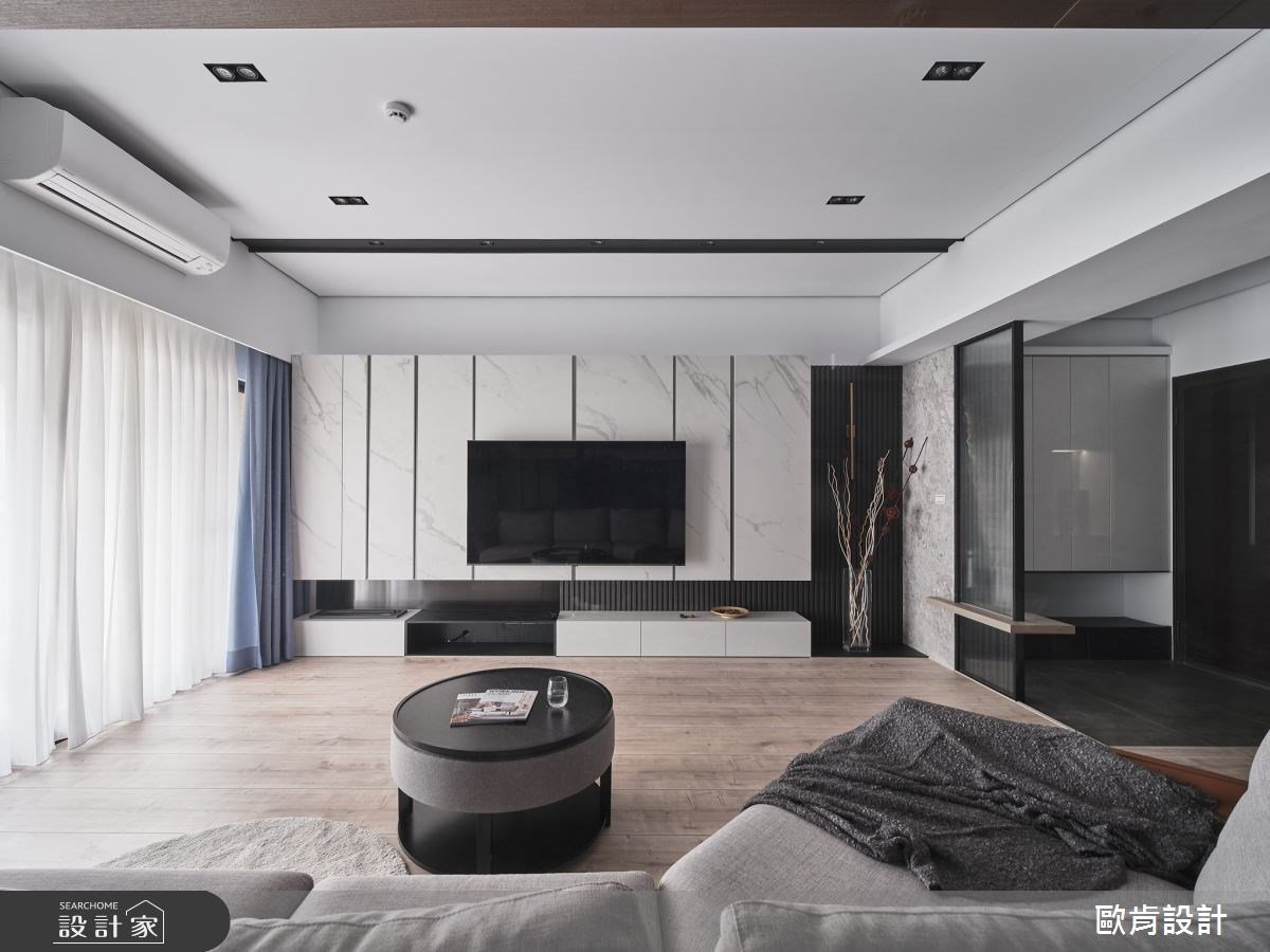 現代人文宅注入清透日光！異材質重塑毛胚屋，就連尷尬大樑都順利化解