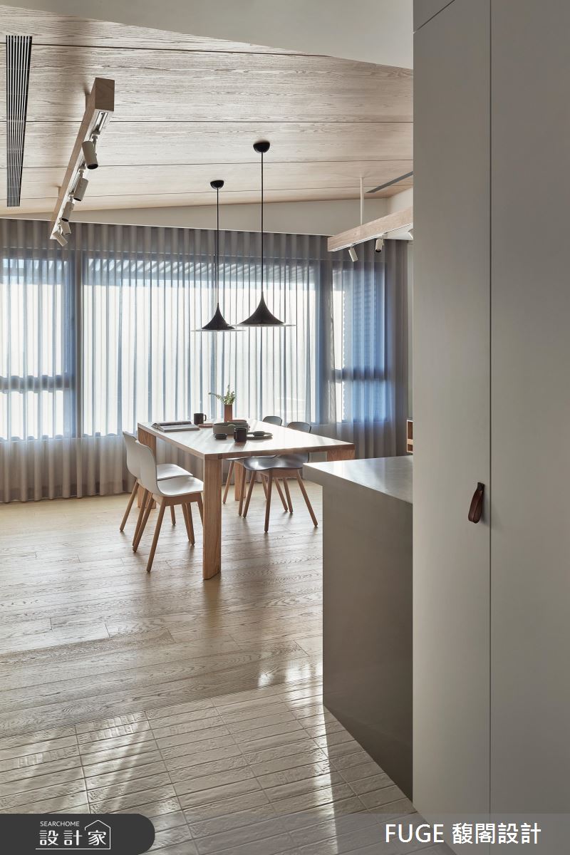 開放空間+中島美廚+遊戲室 共創一家三口嬉遊的北歐家園