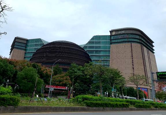 京華城標售流標 瑞普萊坊： 因三高