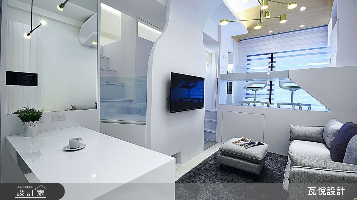 11坪小宅善用垂直高度的優勢，開創3房、開闊公領域及海量收納的超強機能宅