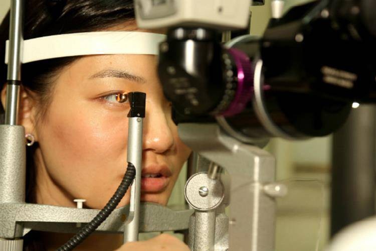 台灣人一天有7.8小時緊盯大小螢幕 「忙茫盲」 視力怎麼救？