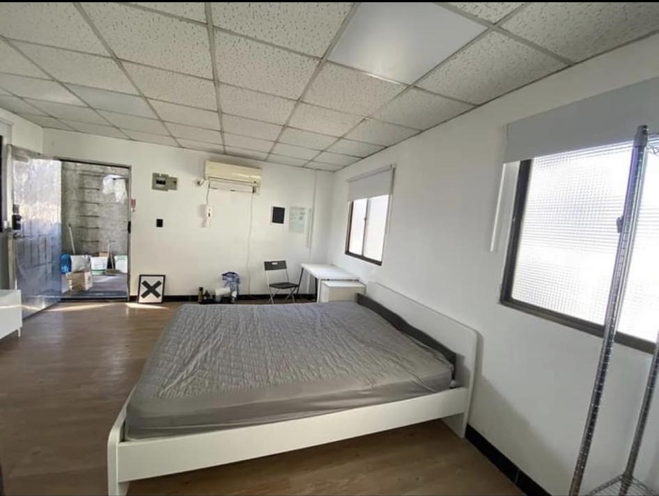 大安區頂加套房租金2萬1！網見屋況傻眼：颱風一來全掀翻