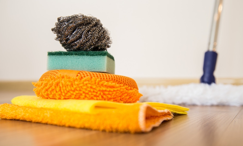 洗廁所漂白水＋鹽酸「秒冒毒氣」護理師崩潰：一晚收好幾個病人