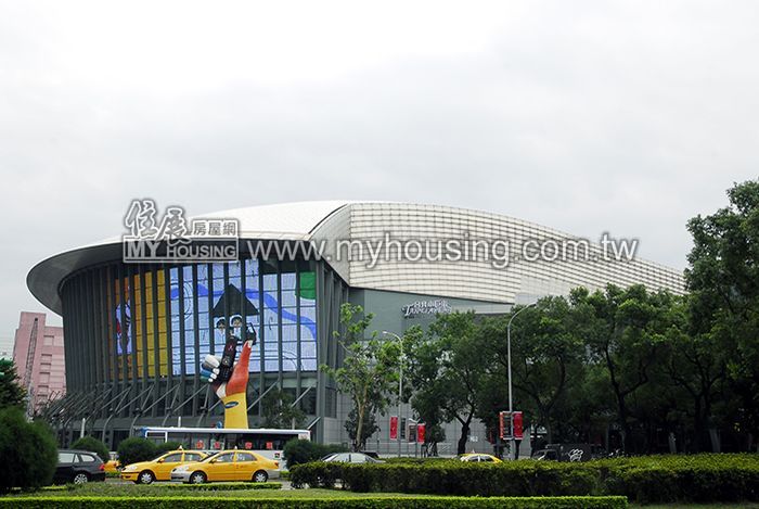 柯P讓步　小巨蛋租金暫凍漲！