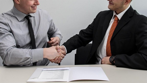 陳炳辰／房仲業就是演藝圈！拆解4招假動作 委賣不怕攻心計