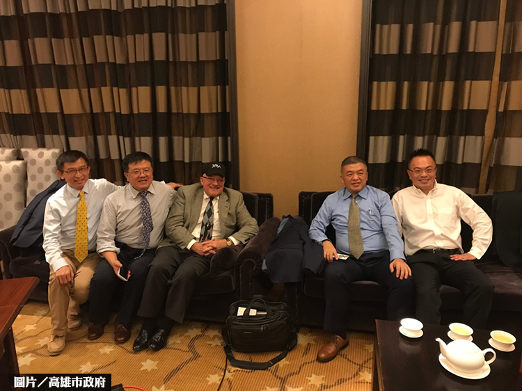 開發高雄港區 愛情摩天輪造地標