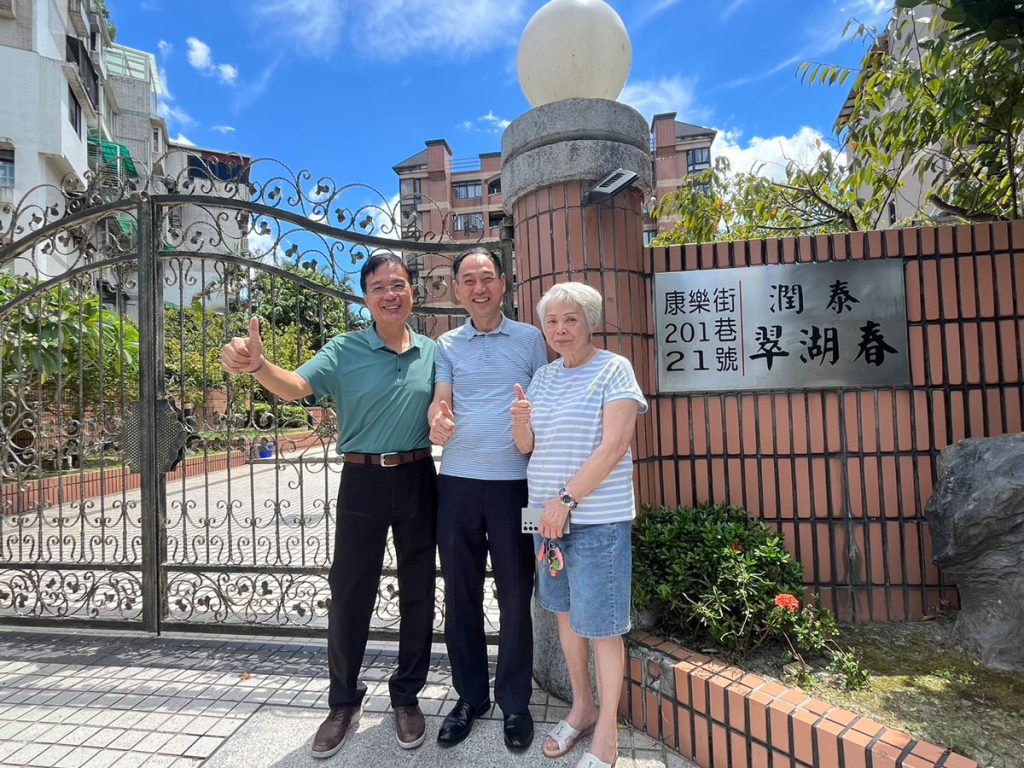 老屋翻身1／潤泰翠湖春：燈泡壞三年沒人修、地下室像廢墟 80歲住戶站出...