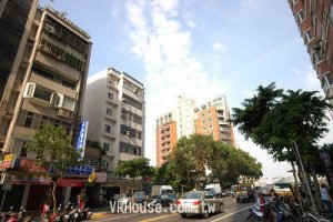 忠孝東路五段 堪稱「房仲一條街」