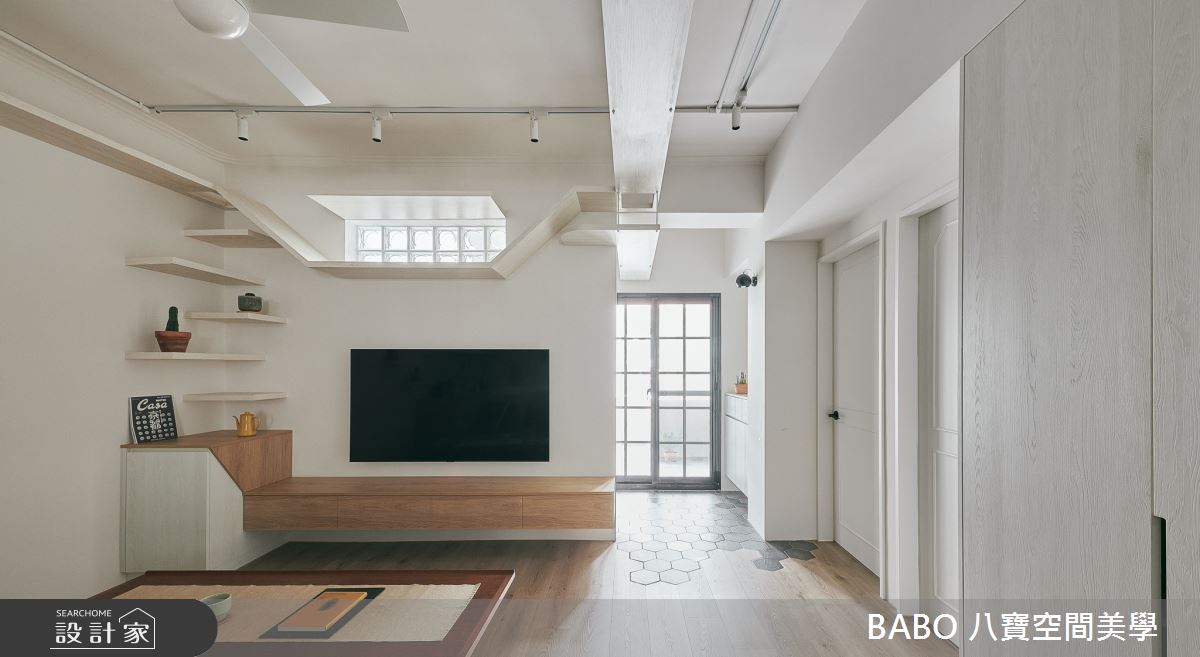 老屋翻轉文字工作者WFH無印宅！彈性領域規劃，一次滿足工作、玩貓與健身！