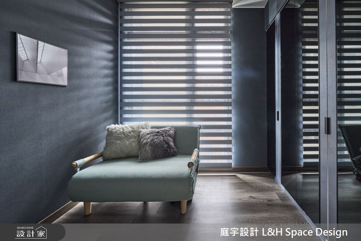 15坪翻活時尚機能小宅！電子衣櫃、餐廚小吧檯與摩登配色，成就非凡藝術品味