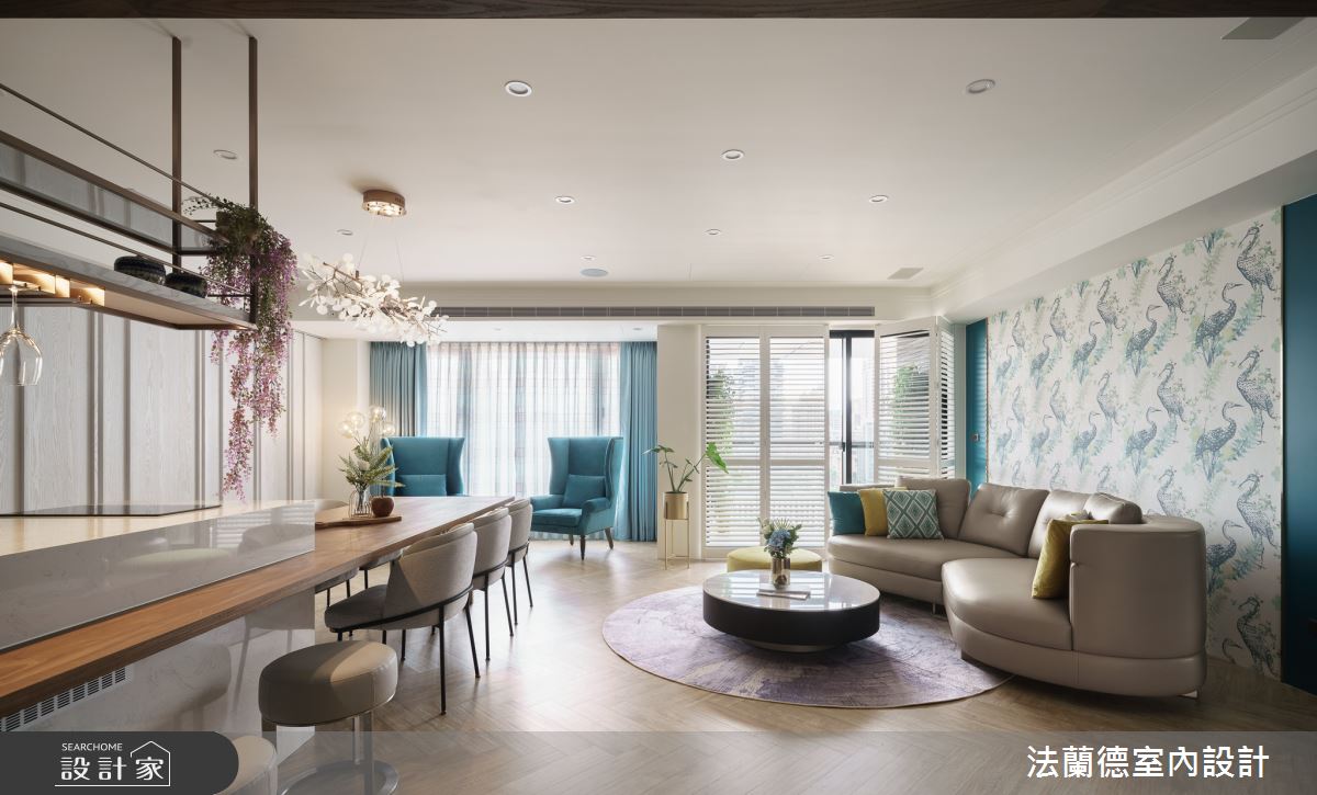 大中島串聯客餐廳，藉由家具定位強化家人間的凝聚力