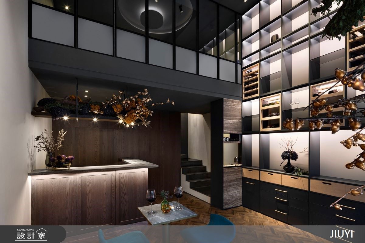 來場歐式微醺之夜！魚骨拼木地板與花草相襯，飄散浪漫時尚感的都會酒吧