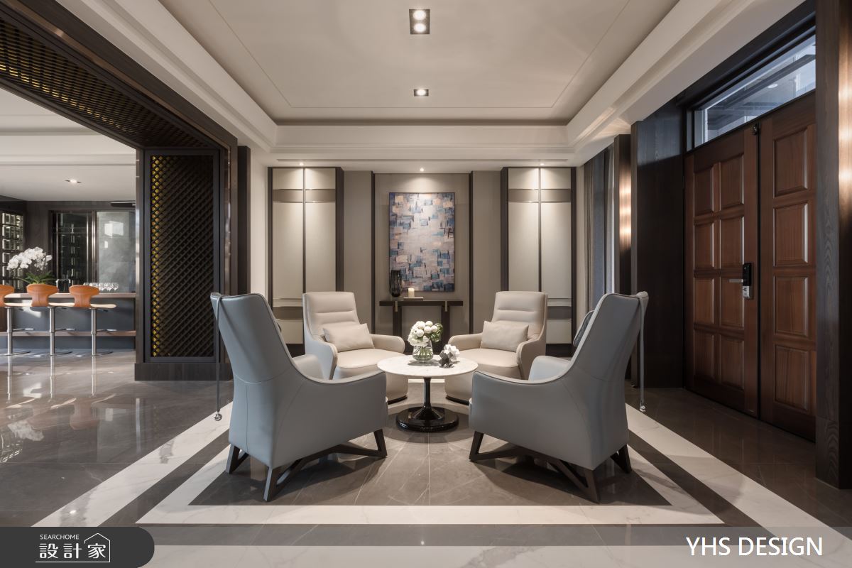 雙客廳設計 + 紅酒櫃牆，200坪透天宅邸的低調奢華享受