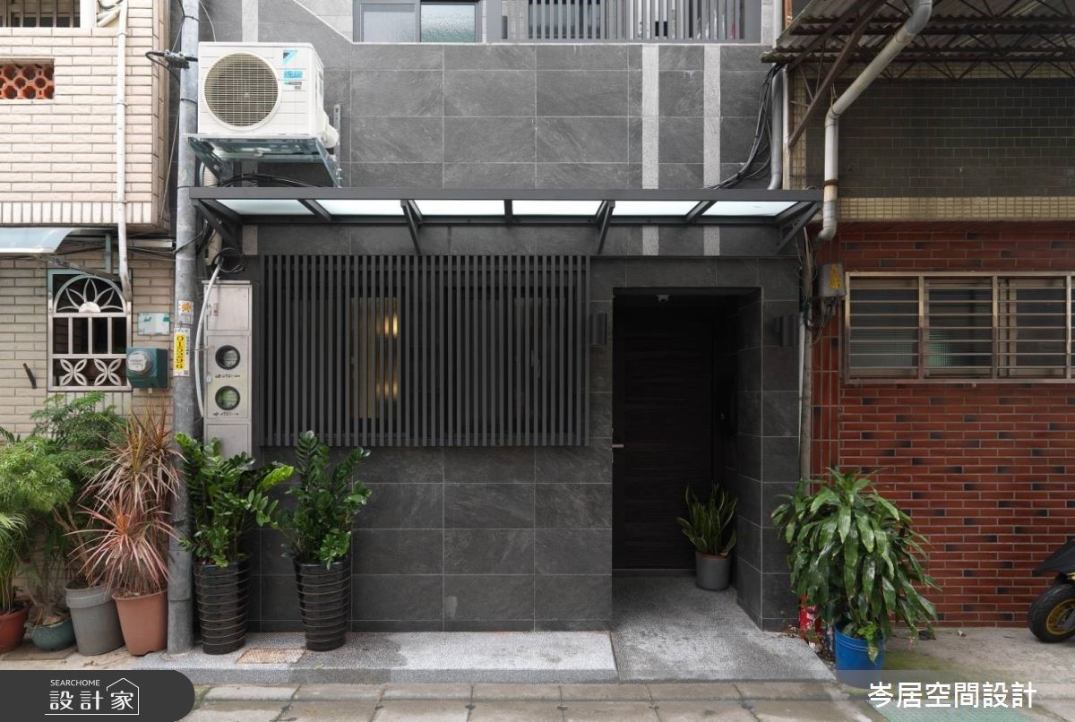 透天別墅裡的套房設計，讓孩子住到成家都沒問題！60 坪老屋翻新成一家六...