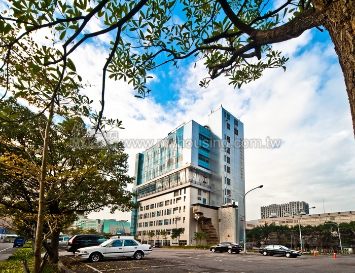 柯P反商標籤解套？內科之心月底簽約