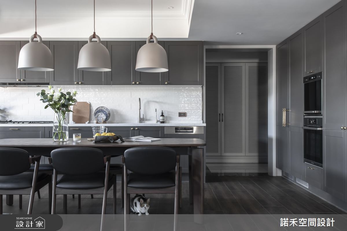 美式風不負眾望！用寧靜灰、沉穩藍，調出老屋好氣質