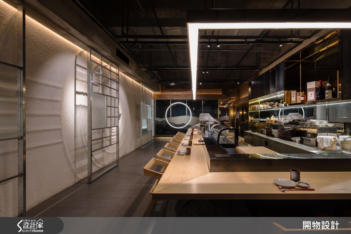 商空設計中遇見奇幻黃金屋！當日式料理結合東方風山水