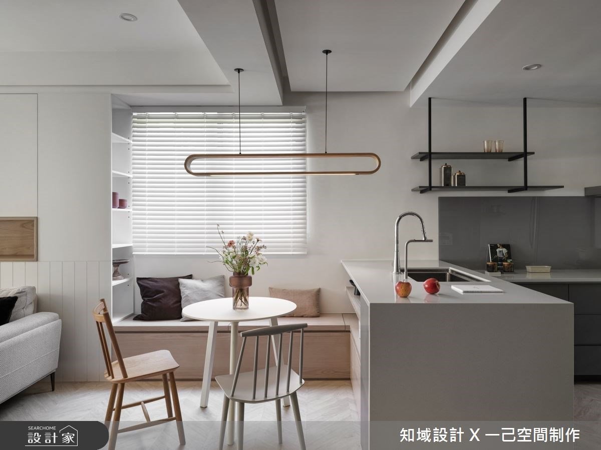 以日光改造 25 坪中古屋！機能玄關、風格餐廚與舒適木質調，把露營的美...