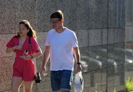 女友掏300萬「要他扛千萬」high喊共同持有 網勸：大器不是用在這