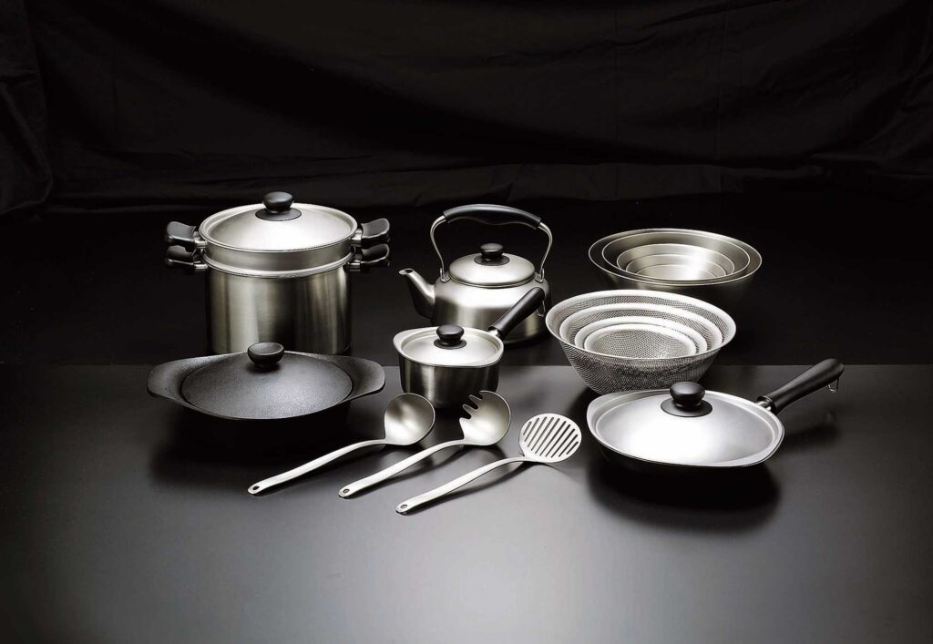 向工藝致意：柳宗理誕辰110周年特展，揭示設計與生活的真義 IUSE邀民眾...