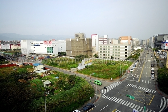 不畏房市寒冬　醫美大亨插旗內湖