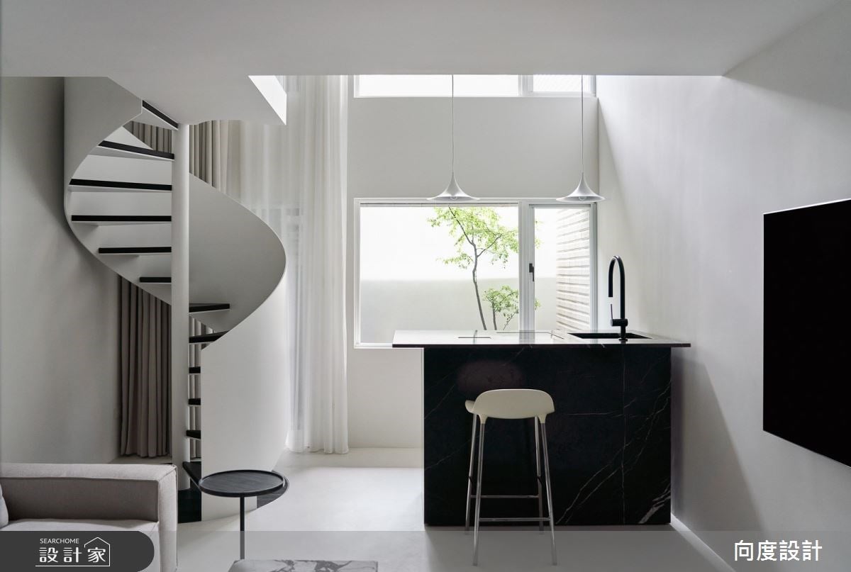 彷彿踏入當代藝廊一般！重整14坪夾層老屋，以光影雕塑空間的深遠詩意