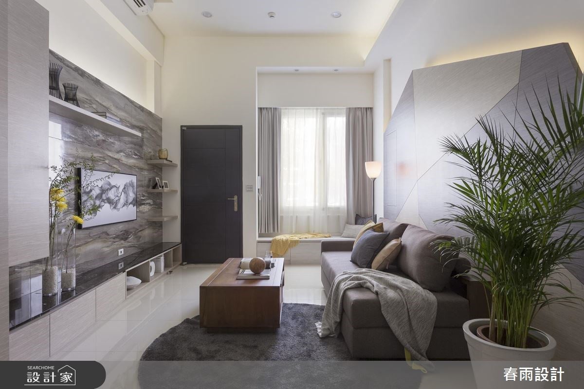 在家像度假的透天別墅！善用梯下與角落延伸收納，幾何與粉嫩跳色堆疊出...