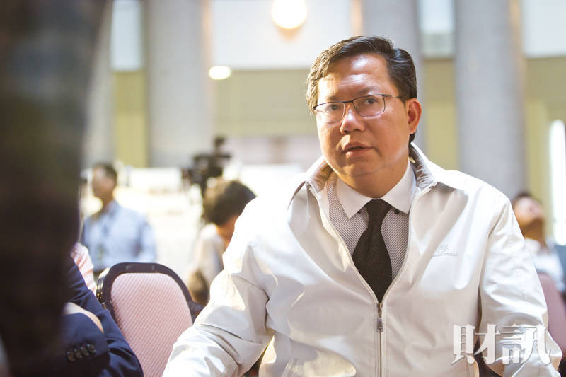 桃園市鄭文燦　政治過動兒，讓藍天全染綠