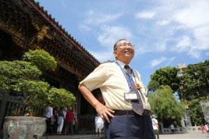 80歲精采到最後〉年逾八旬不老導遊 劉東洲 每年帶團200天  「陽光老孩」...