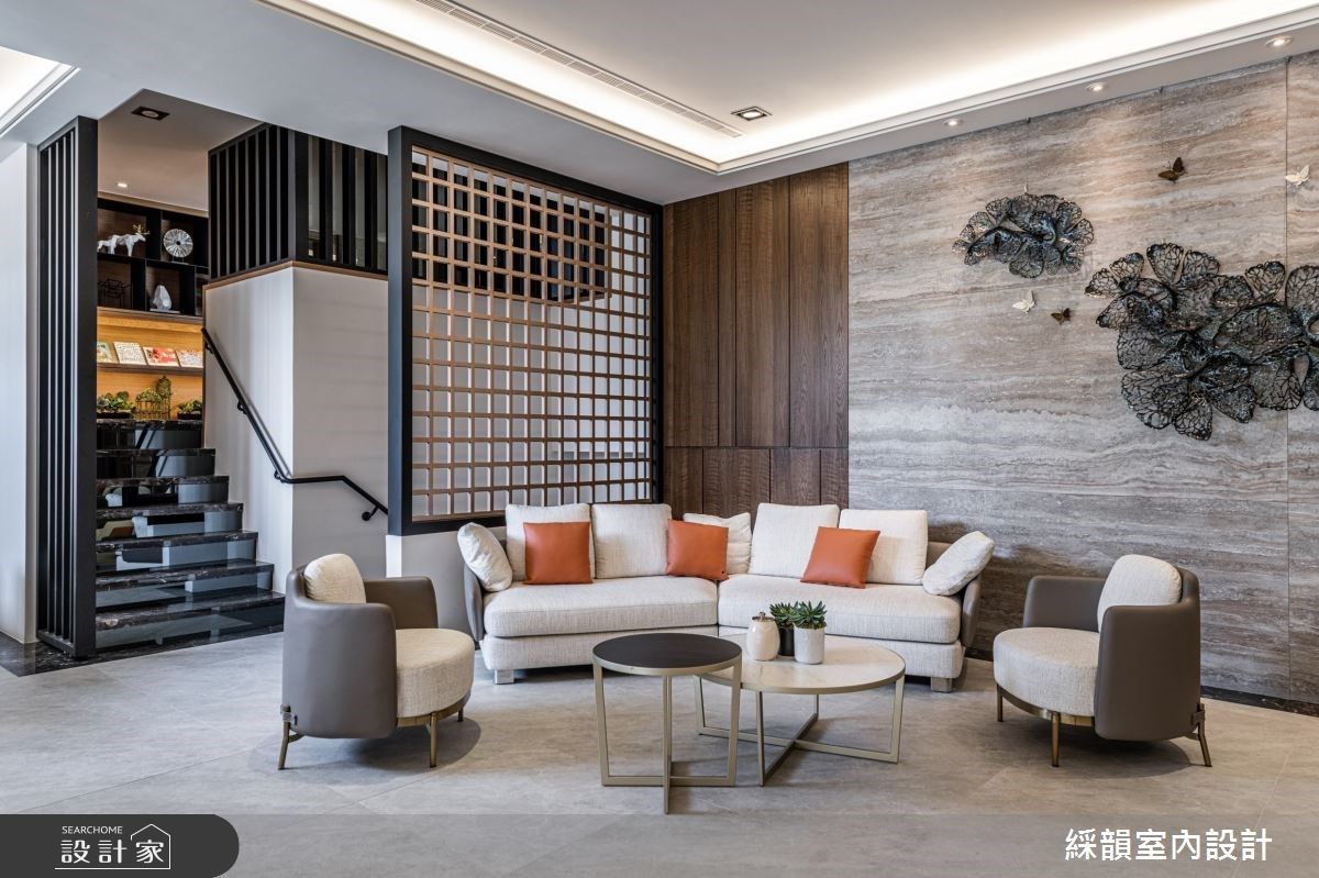 挑高殿堂撇見耀眼星空！石材、木皮與鍍鈦三大建材將悠然禪意帶入現代風...