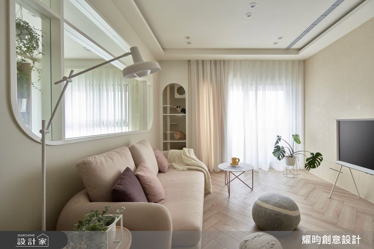 燕麥色北歐風創造令人心安的沉穩感，角落貓房讓人與貓皇生活更緊密！