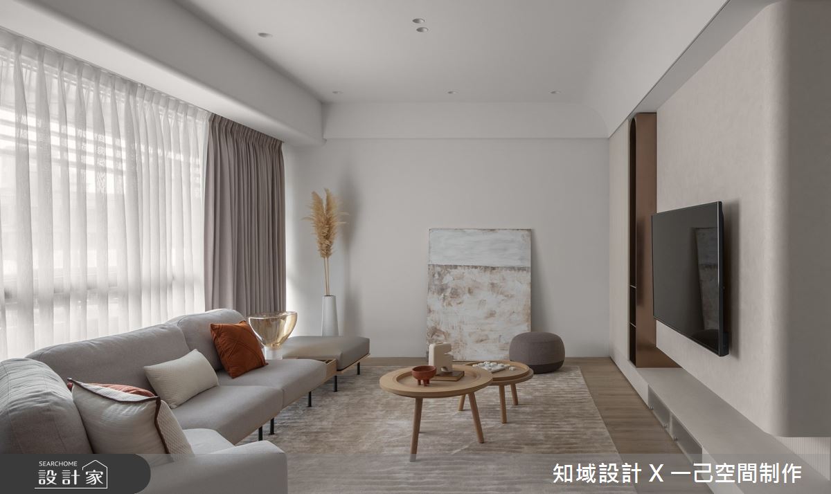 中古屋翻新北歐風設計！電視牆轉向使動線流暢，溫潤木質提升家屋溫度