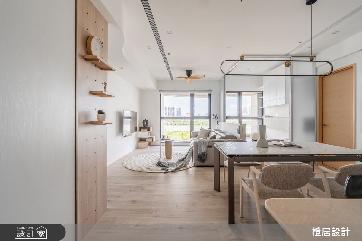 日光照耀的木質北歐宅！彈性隔間、外移洗手台打造開闊舒適的公共空間