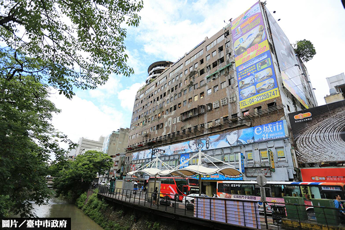 見證中區繁華　台中千越綠川大樓重建