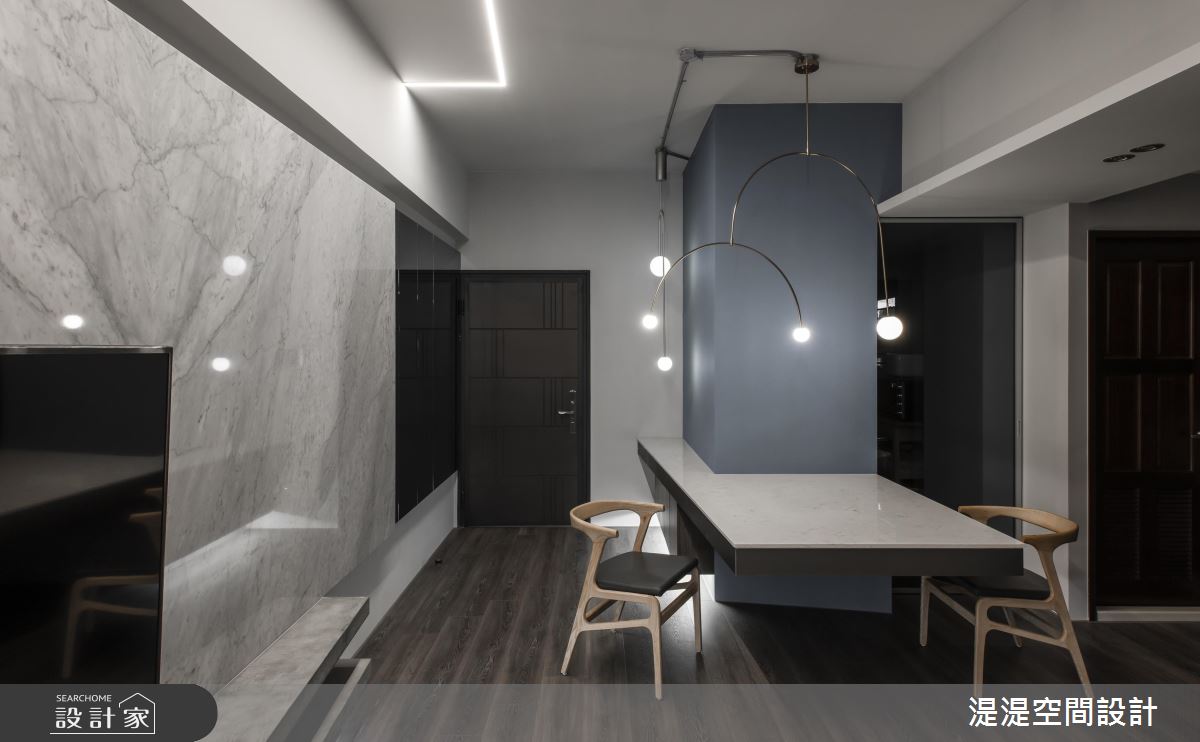 這次換中島餐桌當主角！作為小家庭住宅的生活重心