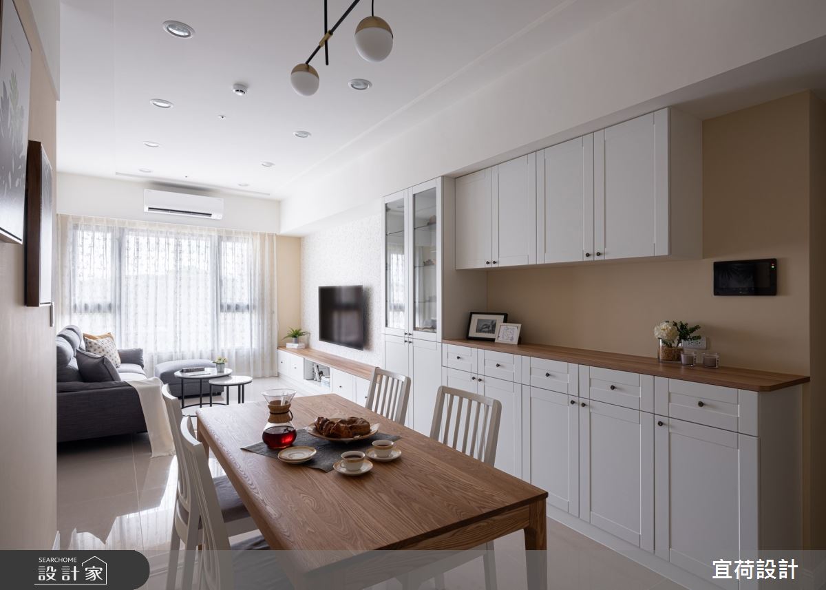 猶如春天溫暖的鄉村風住所，一家四口擁有鋼琴區和生活場域讓情感更凝聚