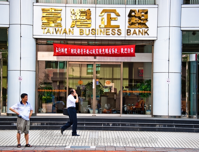 民營銀行房貸警報　開始省吃儉用