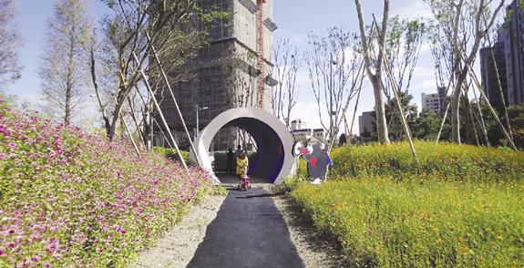 新案暖身吸人氣  台中建商打造快閃地景藝術